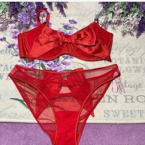 Victoria’s Secret bow set